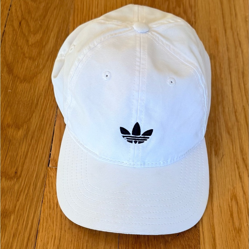 Adidas Embossed running Cap